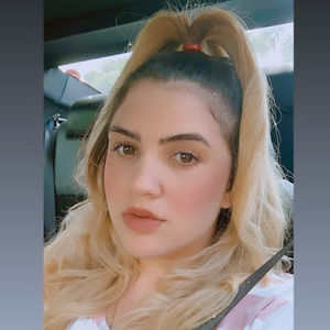 Meet your Posher, Roxana